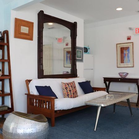 Tavern On The Bay Hotel - Frank Sinatra Suite Somers Point Ngoại thất bức ảnh