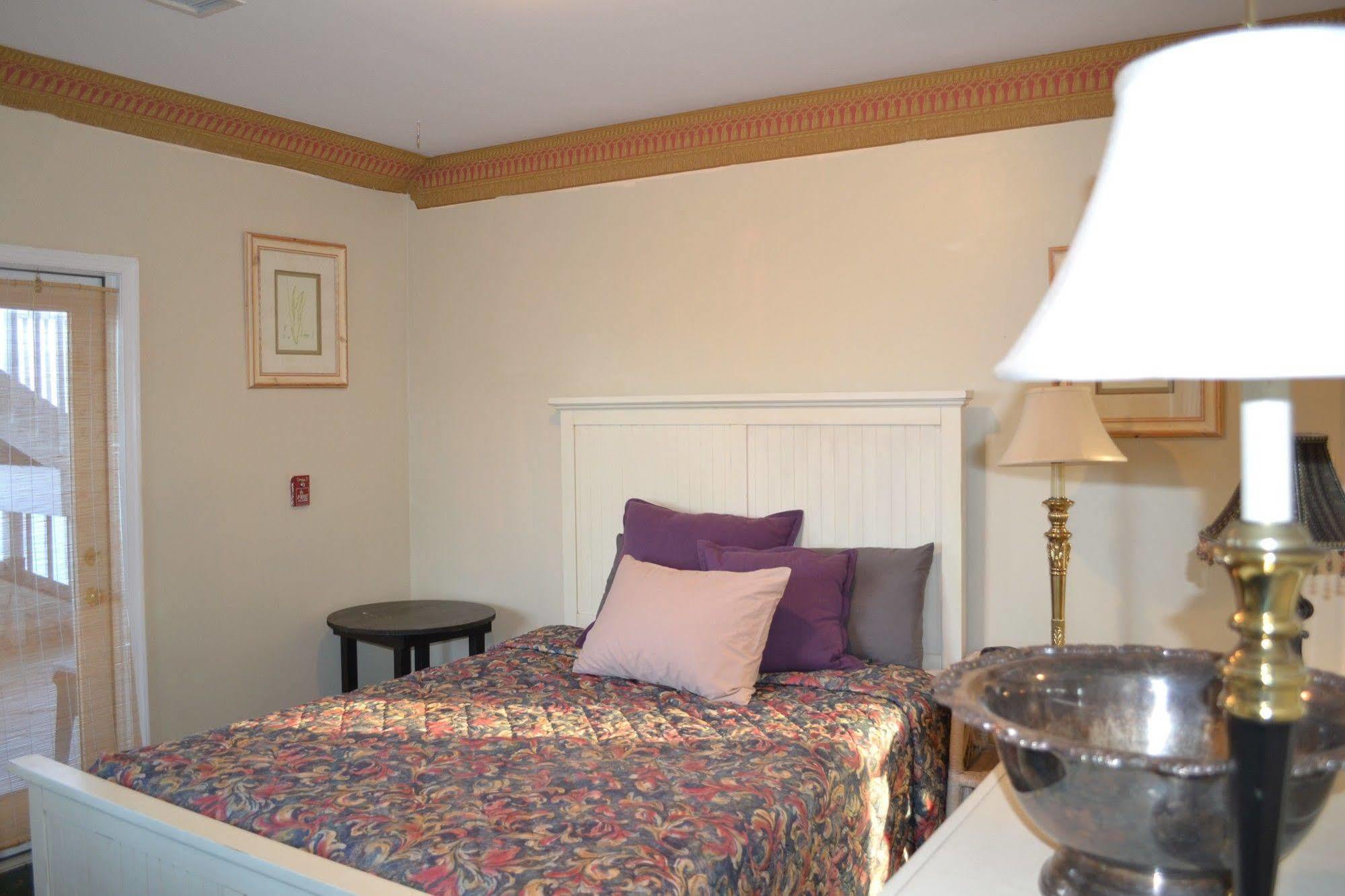 Tavern On The Bay Hotel - Frank Sinatra Suite Somers Point Ngoại thất bức ảnh